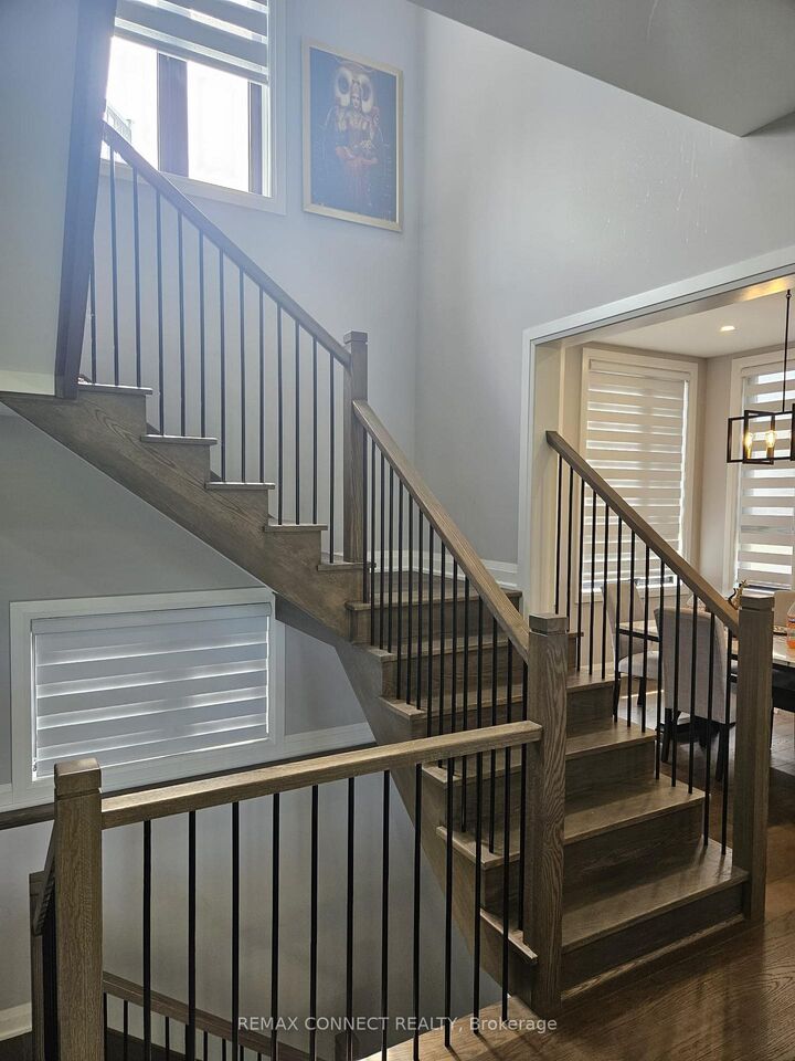 Property Photo: 4 Tidmarsh Lane ON L1T 4S1