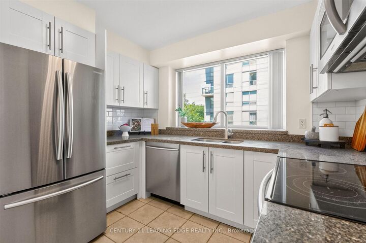 Property Photo:  2585 Erin Centre Boulevard 403  ON L5M 6Z7 