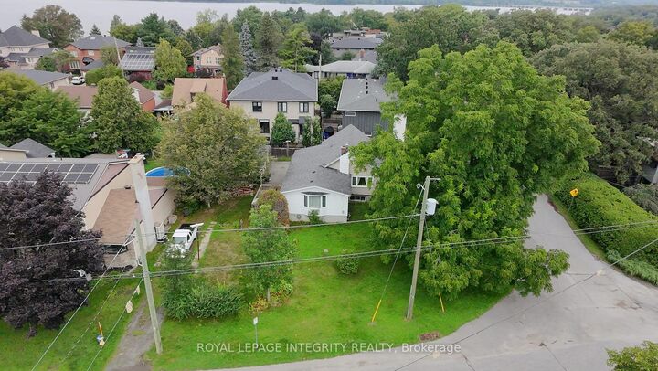 Property Photo: 322 Kirchoffer Avenue ON K2A 1Y3