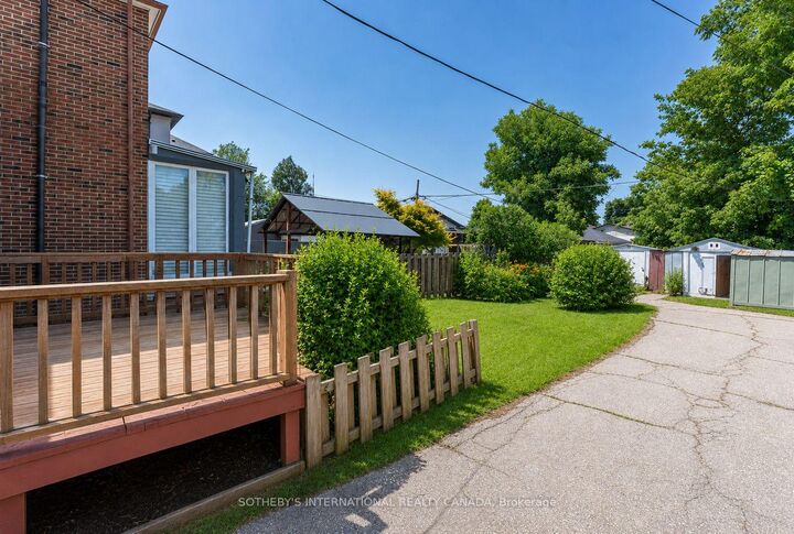 Property Photo: 4 Marshall Boulevard ON M6N 2R7