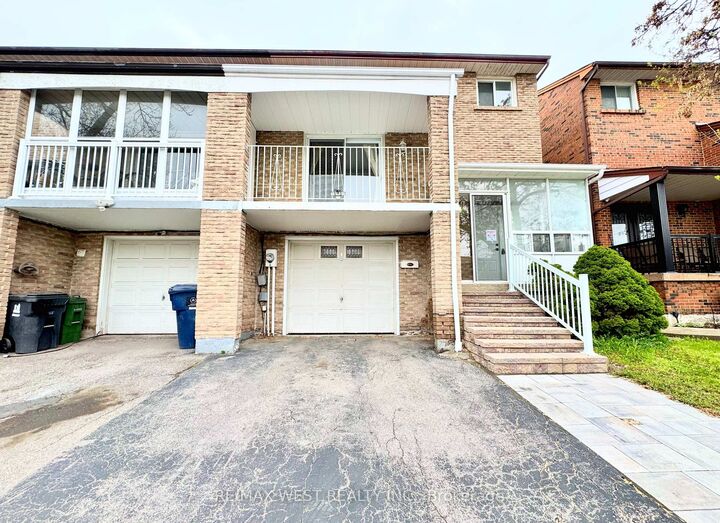 Property Photo:  26 Brownridge Crescent  ON M9V 4M5 