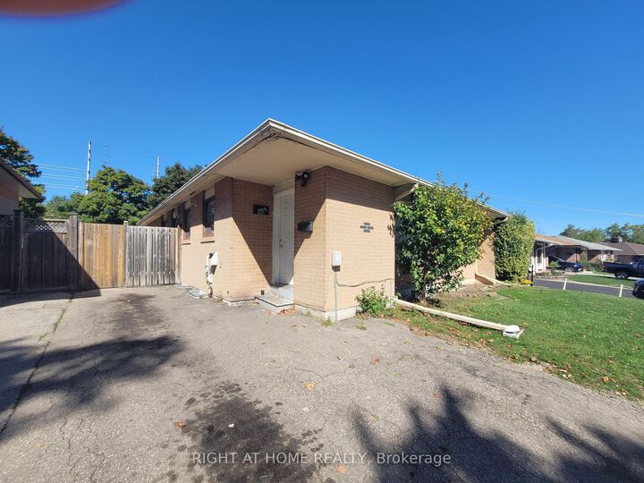 Property Photo:  2415 Padstow Crescent  ON L5J 2G2 