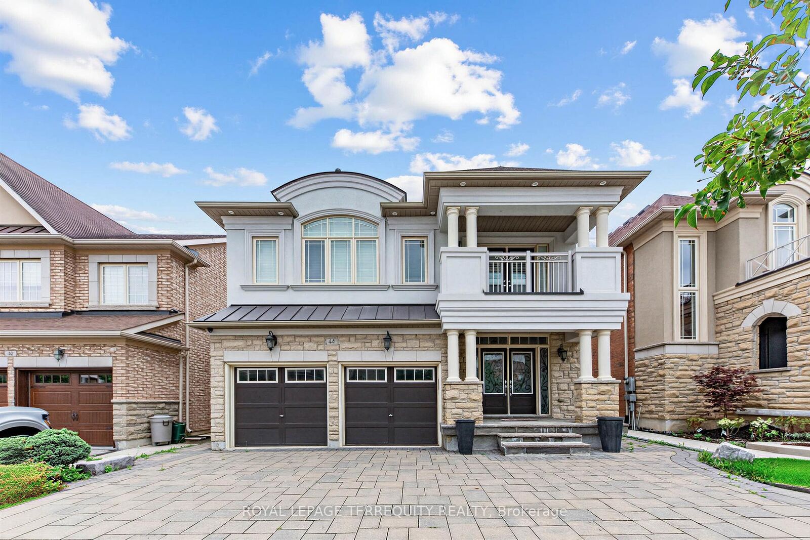 Property Photo: 44 Headwind Boulevard ON L4H 3R9