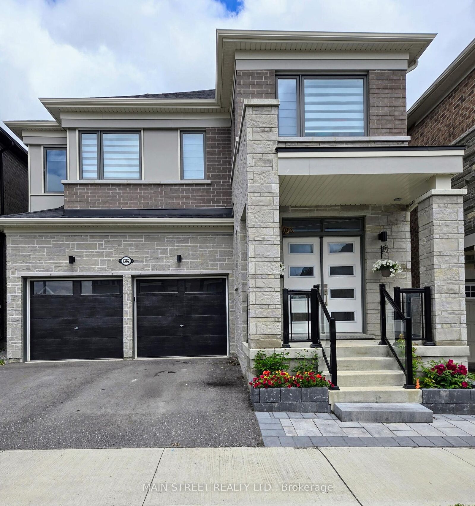 Property Photo: 1382 Stillmeadow Lane A ON L1X 0N5