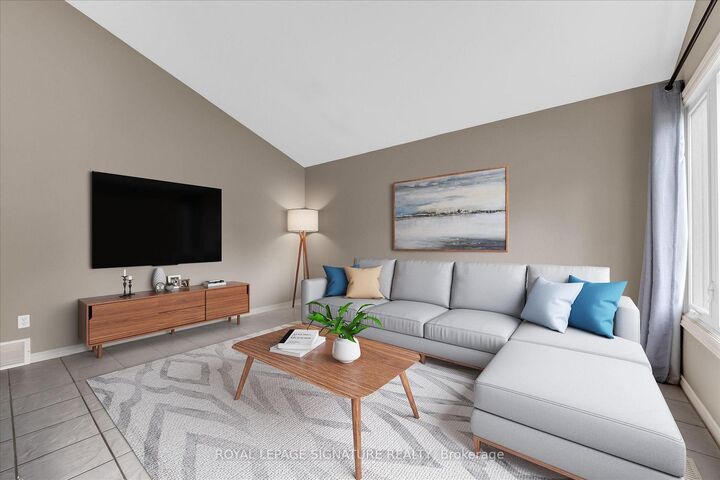 Property Photo:  38 Tewskbury Crescent  ON N5V 2M8 