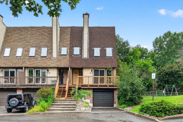 Property Photo:  1427 Forge Street  ON K1T 2V2 