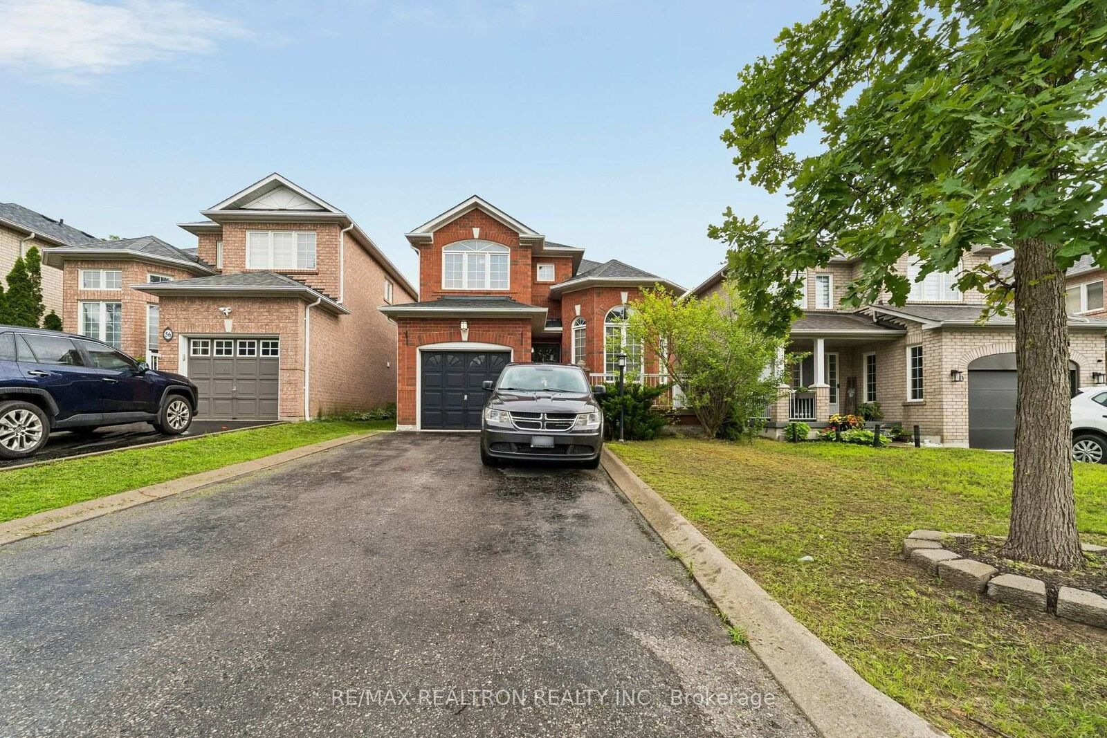 Property Photo: 58 Lurosa Crescent ON L1R 3A9