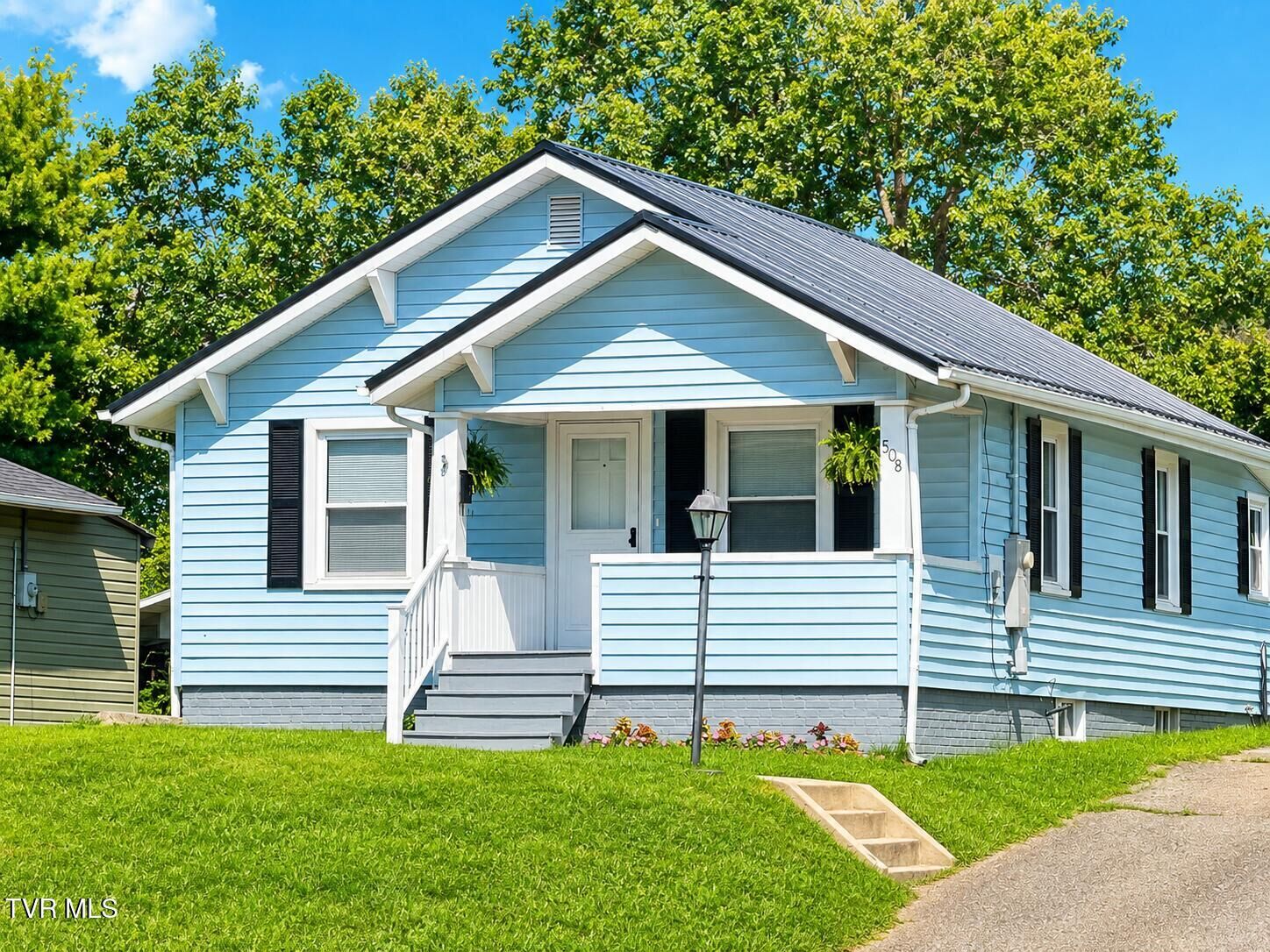 Property Photo: 508 University Parkway TN 37604