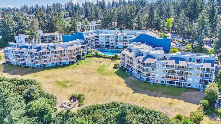 2560 Departure Bay Rd #602 — photo 1