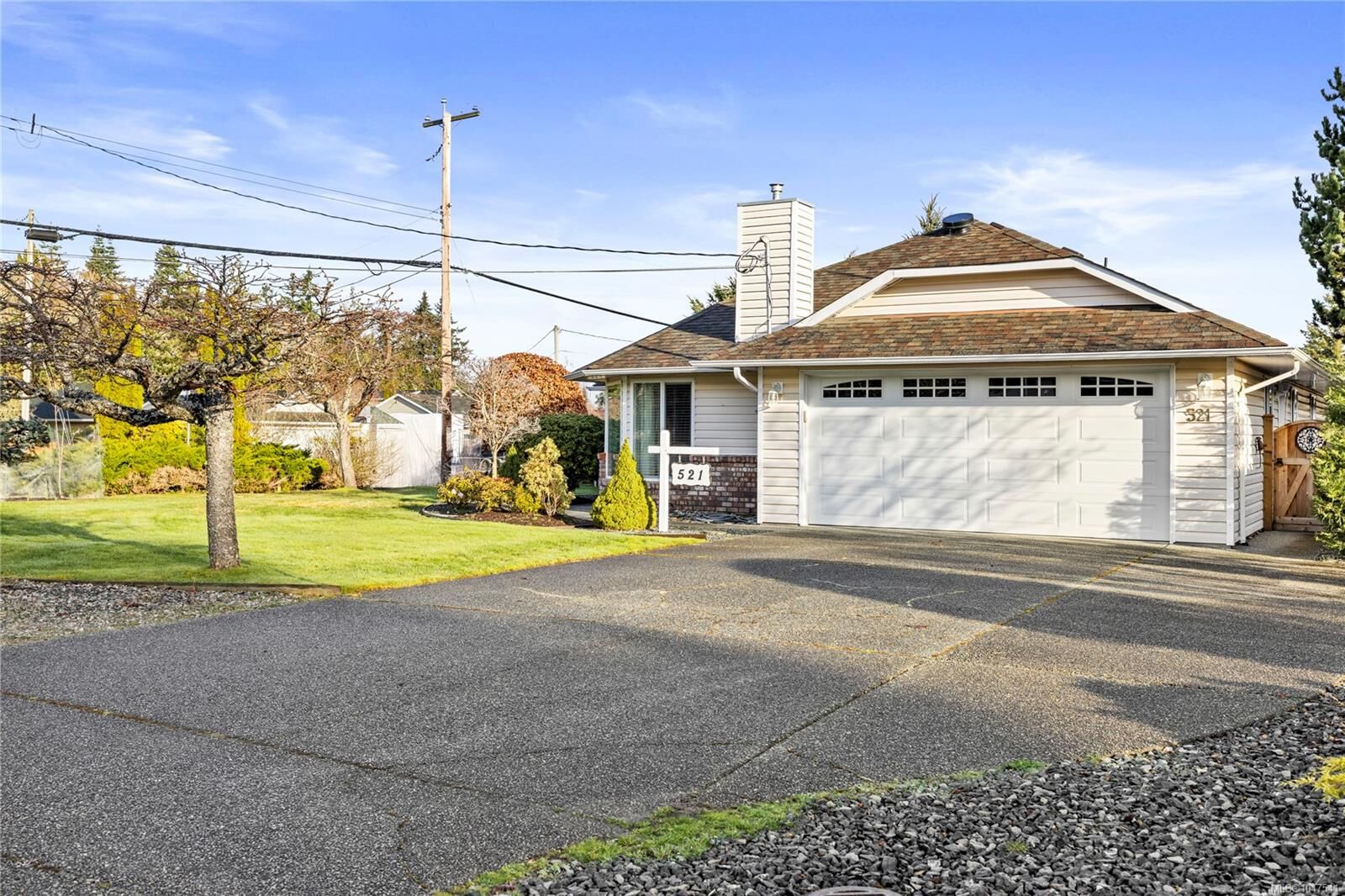 Property Photo: 521 Birch Ave BC V9K 1K4