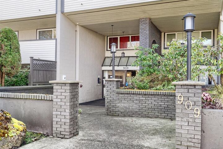Property Photo: 909 Pembroke St #213 BC V8T 4Z5