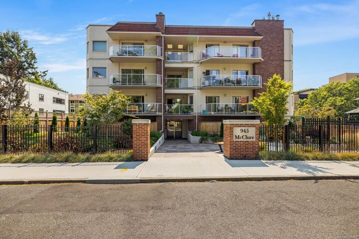 Property Photo: 945 McClure St #203 BC V8V 3E8