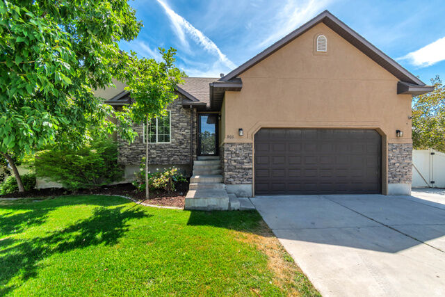 Property Photo:  901 W 700 S  UT 84043 
