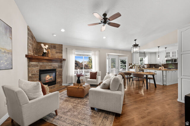 Property Photo:  7920 S Pear Tree Cir  UT 84094 