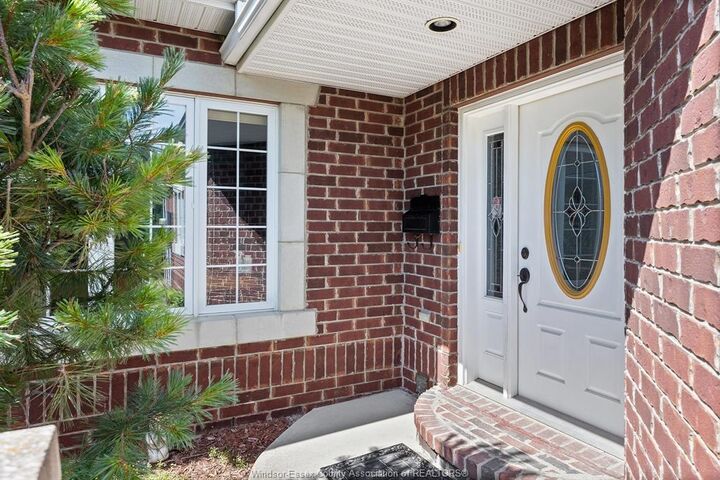 Property Photo: 120 Kimball Drive ON N8M 0B8