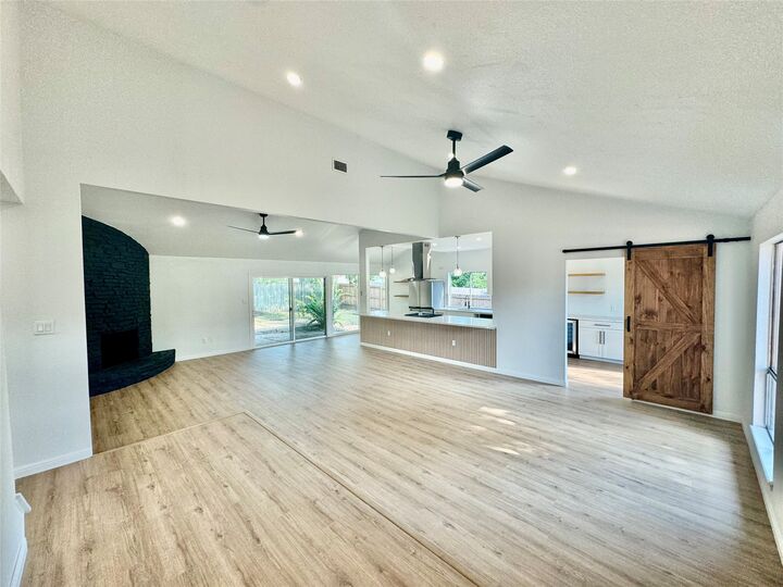 Property Photo: 9506 Stonebridge Drive TX 78758