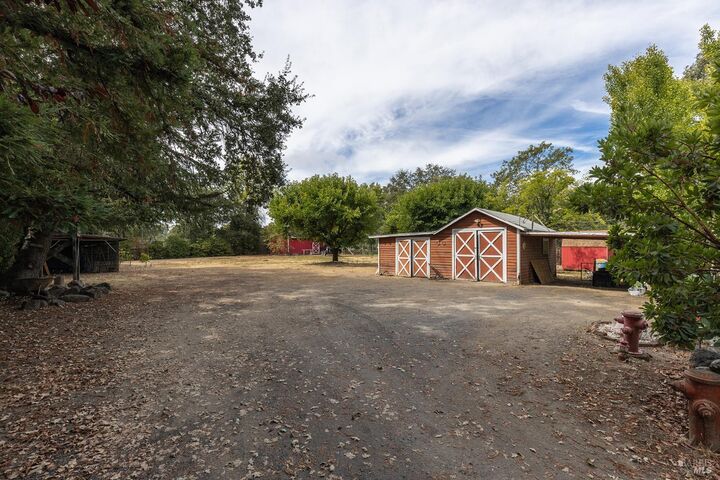 Property Photo:  720 Windsor River Road  CA 95492 