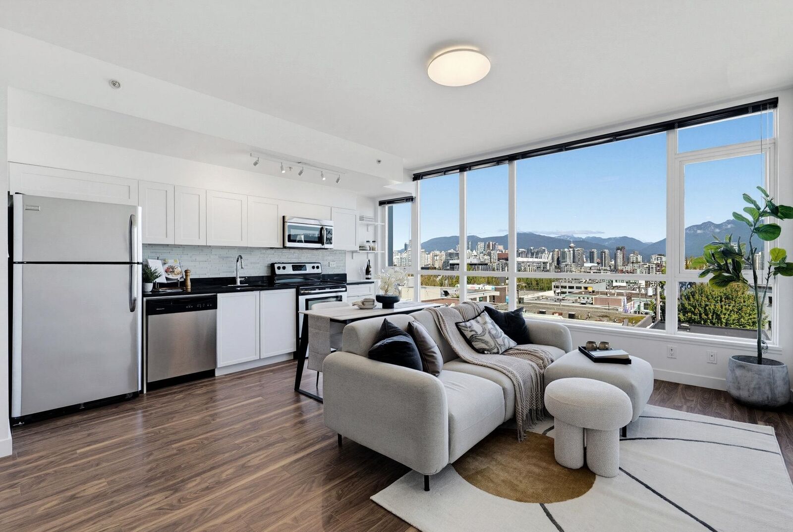 Property Photo:  2511 Quebec Street 409  BC V5T 0B6 