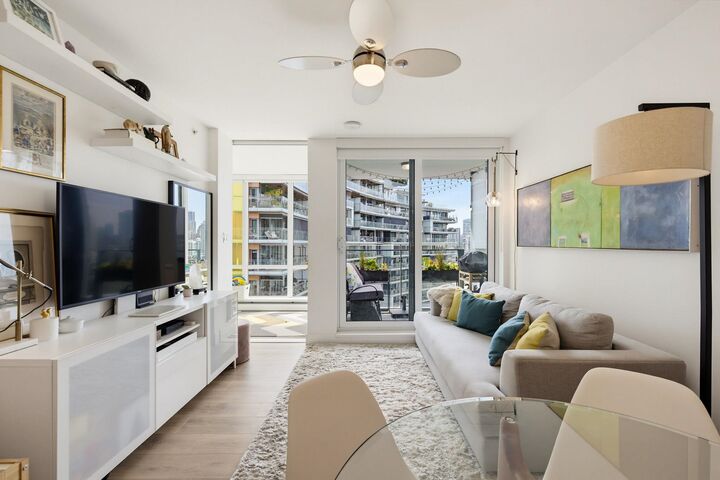 Property Photo: 1788 Columbia Street 1501 BC V5Y 0L7