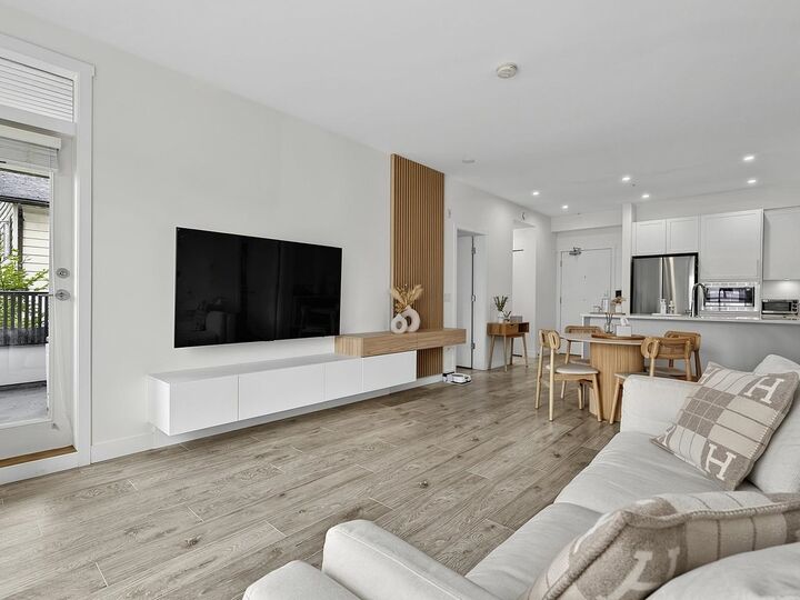 2160 Grant Avenue 201 — photo 1