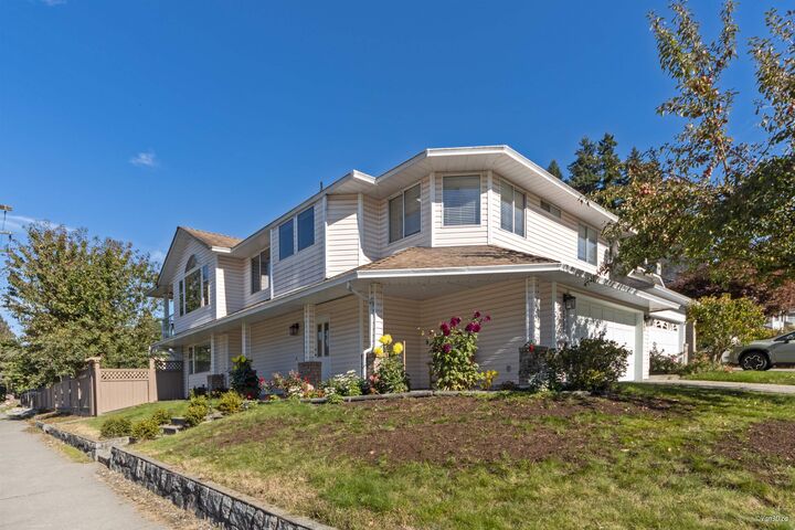 2287 Stafford Avenue — photo 1