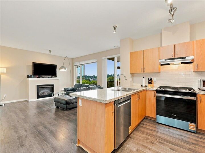 Property Photo: 4728 Dawson Street 401 BC V5C 0A9