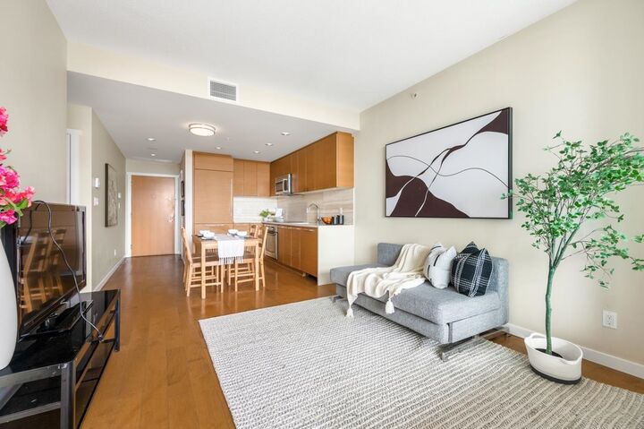 5728 Berton Avenue 1503 — photo 1
