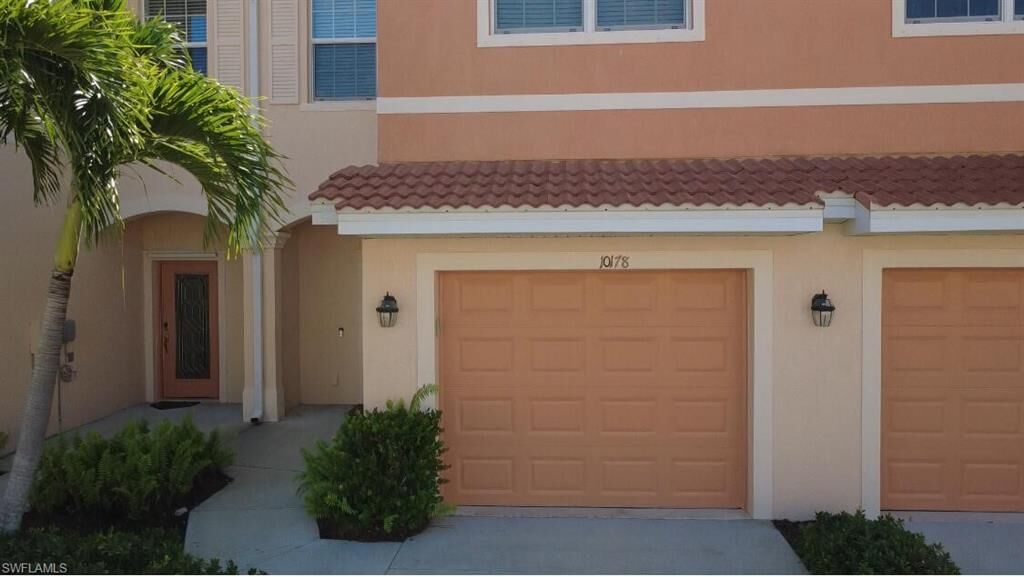 Property Photo: 10178 Via Colomba Cir FL 33966