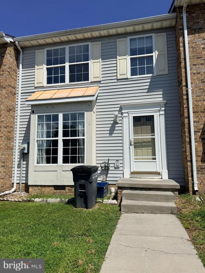Property Photo:  103 Sutton Court  VA 22601 