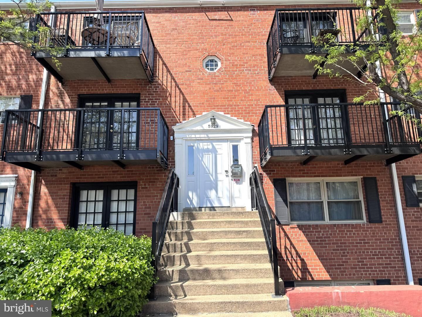 Property Photo:  5929 Quantrell Avenue 204  VA 22312 