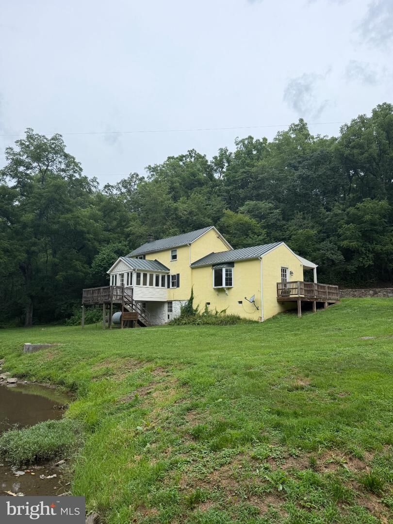 Property Photo:  33709 Clifton Farm Lane  VA 20184 