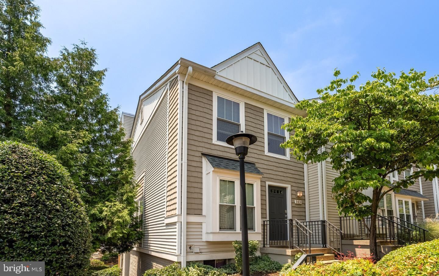 Property Photo: 3831 9th Road S VA 22204