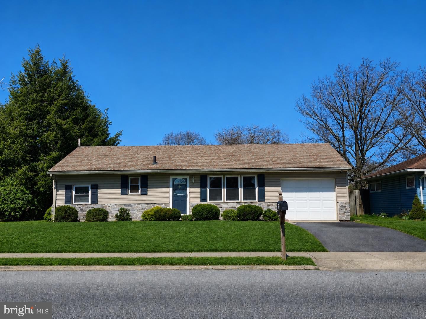 Property Photo: 739 Stouffer Avenue PA 17201