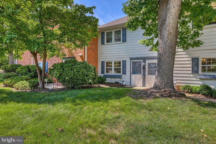 Property Photo:  805 Yardley Commons  PA 19067 