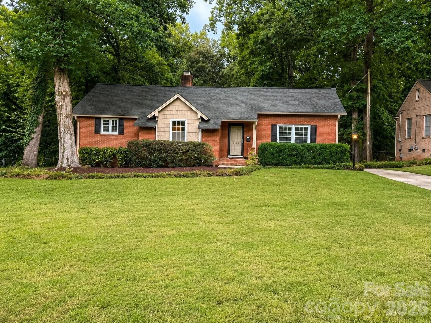 Property Photo: 3101 Northampton Drive NC 28210