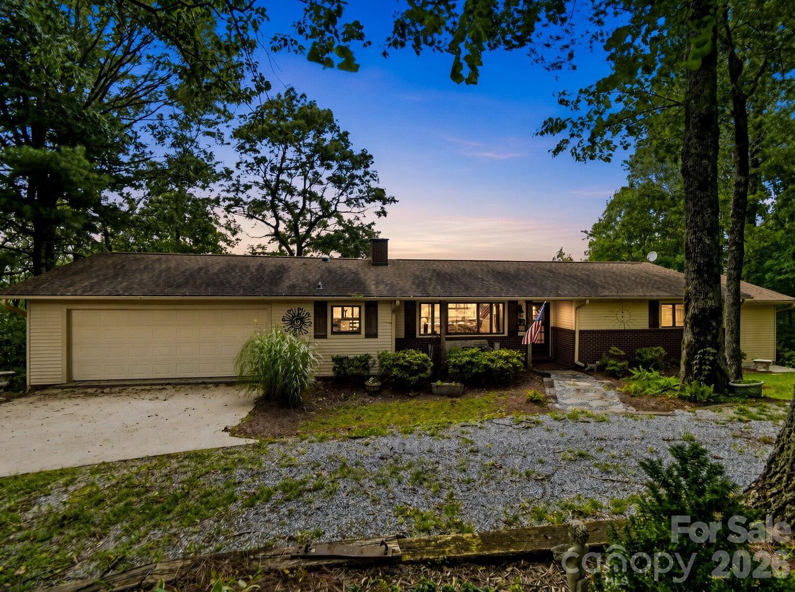 Property Photo: 327 Summit Road NC 28782
