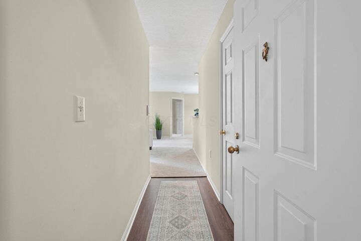Property Photo: 6767 Meadow Creek Drive OH 43235