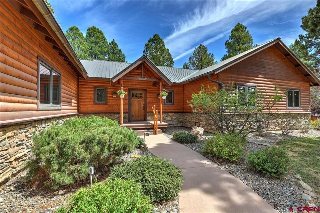 Property Photo:  110 Fairway Place  CO 81147 