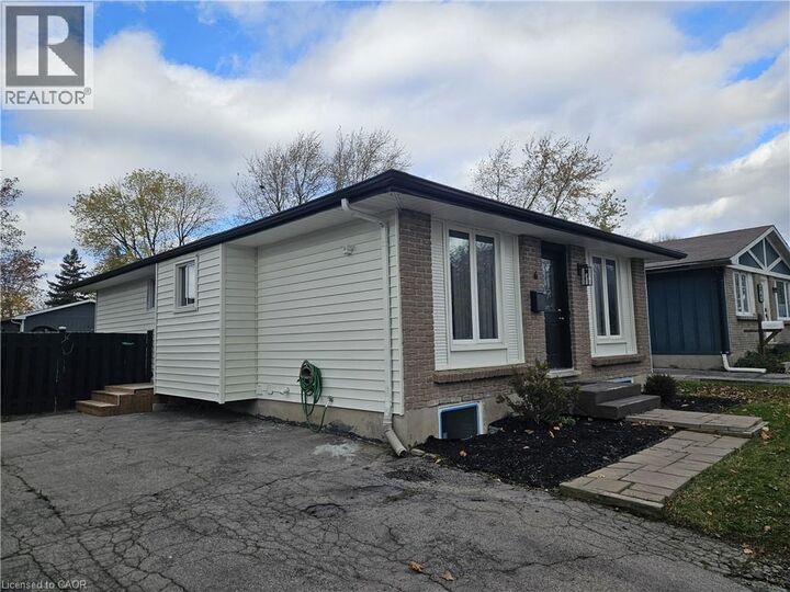 Property Photo:  6 Patience Crescent Upper  ON N6E 2K9 