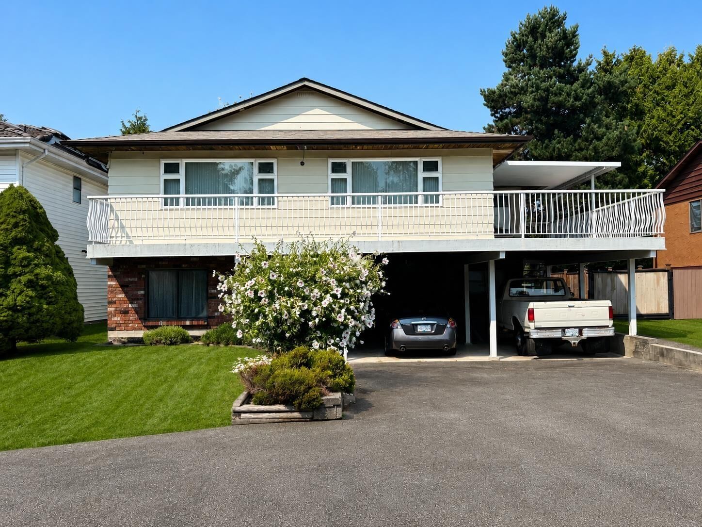 Property Photo:  11671 85B Avenue  BC V4C 7K6 