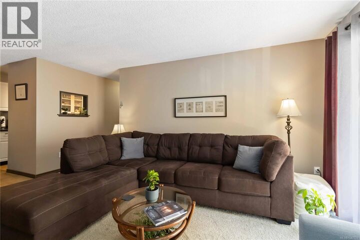 Property Photo: 3255 Glasgow Avenue 314 BC V8X 4S4