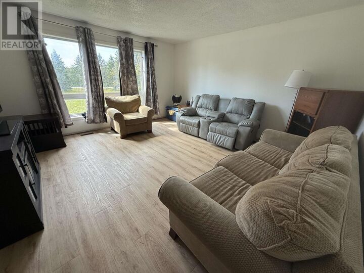 Property Photo:  33 McDonald Rd  ON P8N 3G2 