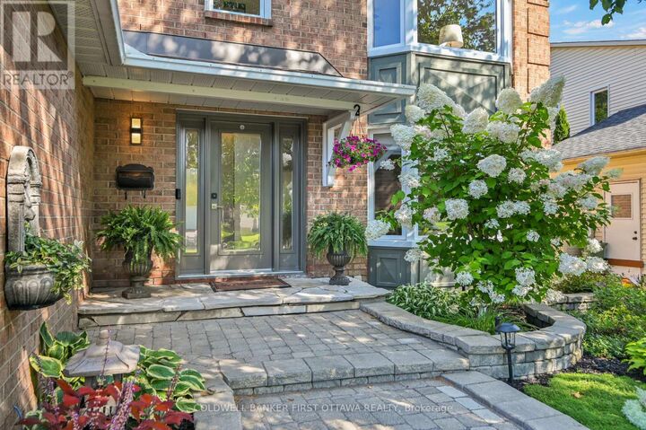605 Brookridge Crescent — photo 1