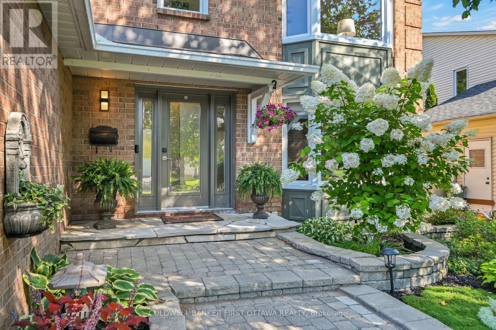Property Photo:  605 Brookridge Crescent  ON K4A 1Z6 