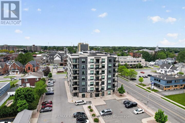 Property Photo:  108 Second Street East 405  ON K6H 0C9 