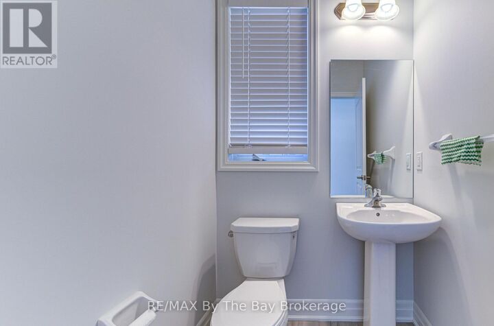 Property Photo: 17 Rosanne Circle ON L9Z 0N4