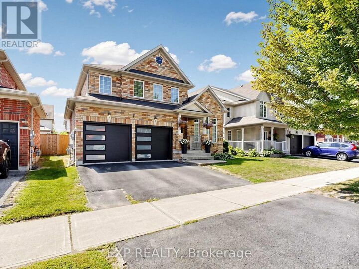Property Photo: 9 Carness Crescent ON L4P 0B6