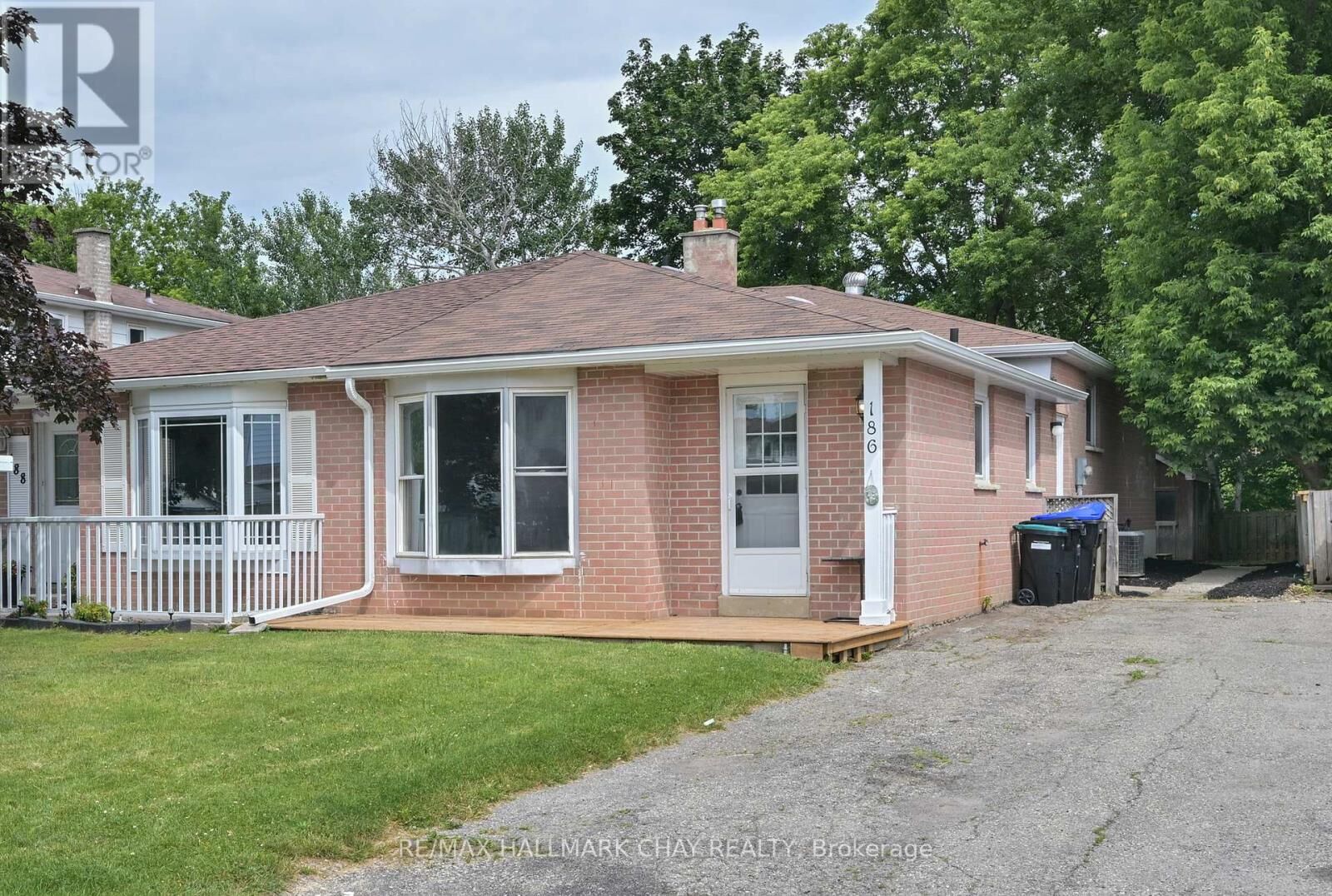 Property Photo:  186 Beattie Avenue  ON L9R 1C1 