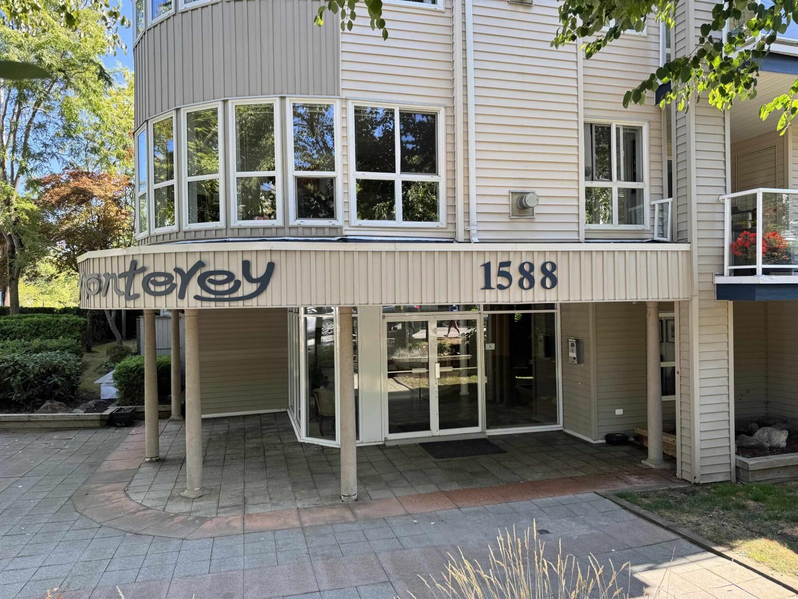 Property Photo:  1588 Best Street 104  BC V4B 4G1 