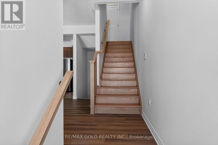 Property Photo: 32 Twinflower Way ON L6P 0A1